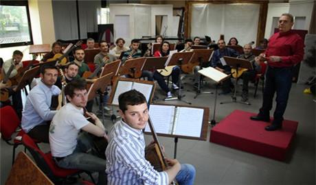  弗洛西諾內(nèi)“利契尼奧·瑞費(fèi)切”音樂(lè)學(xué)院（CONSERVATORIO di FROSINONE 